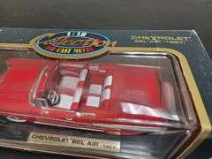 Road Tough 1:18 Scale 1957 Chevrolet Bel Air Convertible Die Case