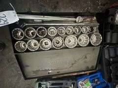 Pittsburgh Extra Heavy Duty 12 Point Sockets w/ Ratcheting Driver