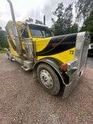 2000 Peterbilt 379 Sleeper Cab VIN# 1XP5DB9X31N553619