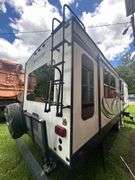 V-Cross Platinum Trailer Camper VIN# 4x4TVCF224E5103225