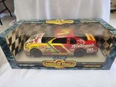 Terry Labonte Hand Signed 1/18 Scale Kellog's #5 Die Cast Car