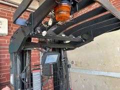 Raymond Model 720-R35TT Ride On Long Reach Electric Forklift (non- functional)