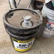 Grouping of AW-32 Hydraulic Oil, Motor Oil, Chemicals and More!