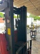 Raymond Model 720-R35TT Ride On Long Reach Electric Forklift (non- functional)