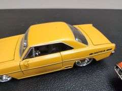 (3) 1:24 Scale Die Cast Cars