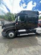 2014 Freightliner Sleeper Cab VIN# 3AKJGLD68ESFP4559
