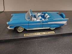 1:18 Scale 1957 Chevrolet Bel Air Convertible Die Cast