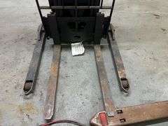 Raymond Model RA-S25 Long Reach Electriic Pallet Lift Model RA-S25 (non-functional)
