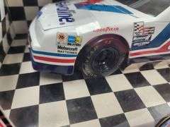 Mark Martin Hand Signed 1/18 Scale Valvoline #6 Die Cast Car