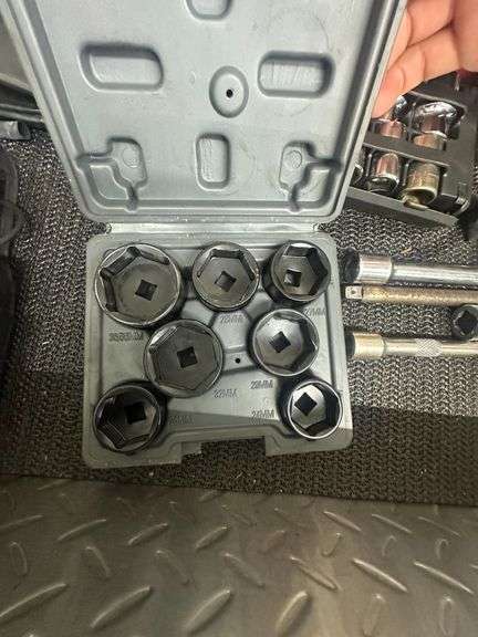 Assorted SAE & Metric Sockets & A Fluke Master Accessory Kit