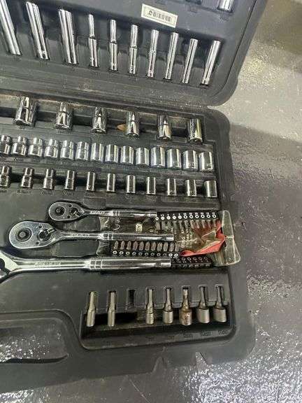 Mechanic's Ratcheting Socket Wrench Kit w/ Storage Case