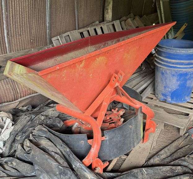 Three-Point Hitch Broadcast Spreader