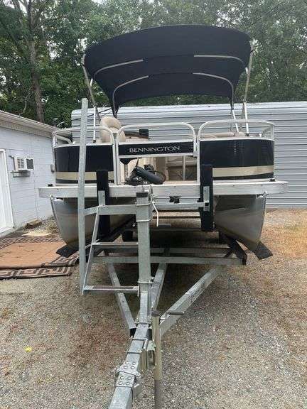 2011 Bennington Sports Edition 20' Pontoon Boat and Trailer Vessel#- ETW77640K112 W.C. MFG & Specialty Co V-1W7B22614C1001242