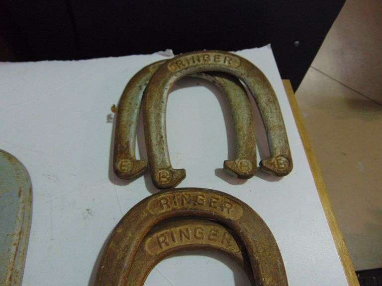 Eight Horse Shoes