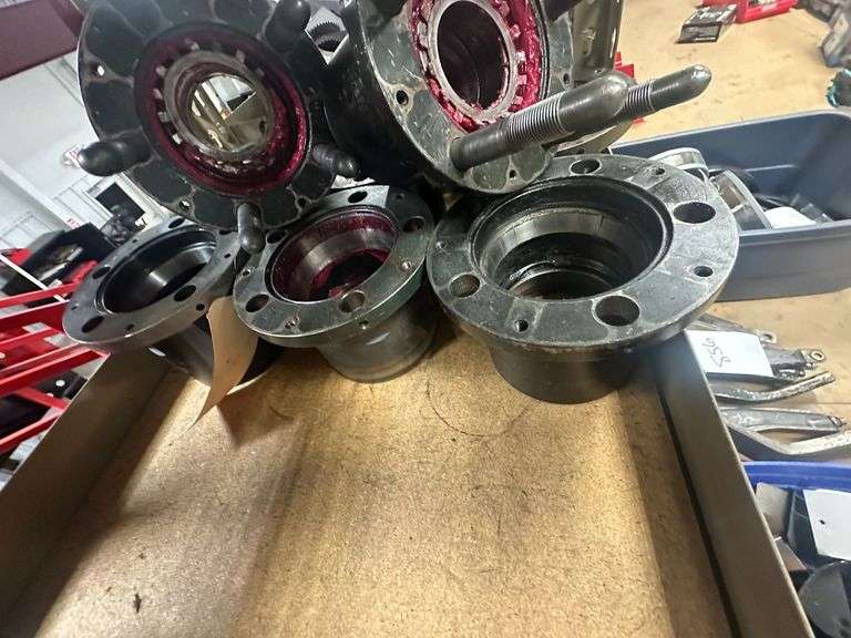 (8x) Rear Hubs 6 No Studs 2 with Studs 5x5