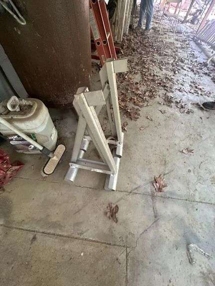 Ladder Supports