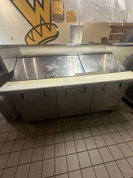 TRUE 3-Door Sandwich/Salad Refrigerator Station