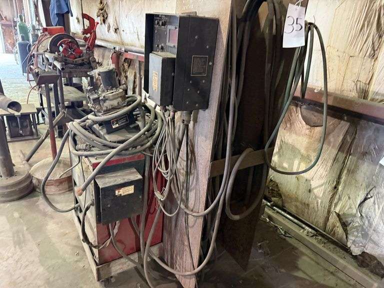 Lincoln Electric Idealarc DC-600 Multiprocess Welder