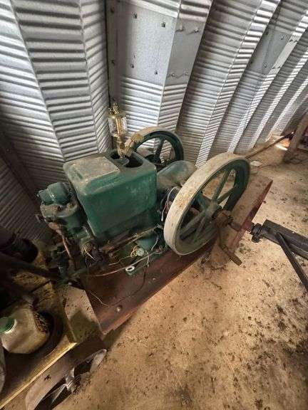 International Harvester IHC Engine with Type L | Magneto Serial 25985 | Cart Base