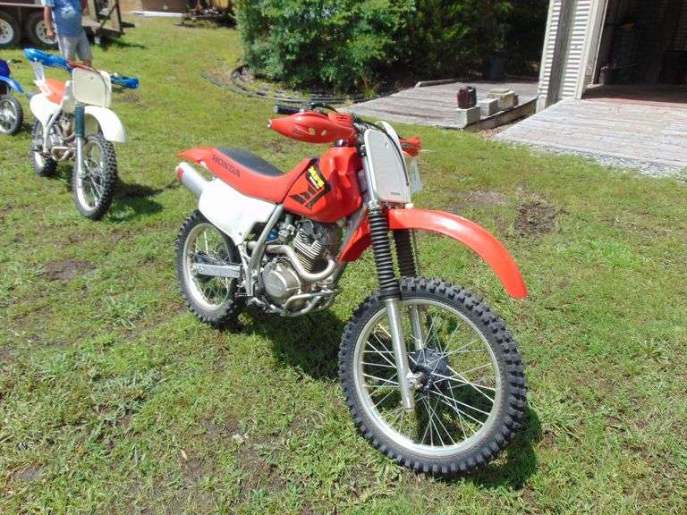 2002 Honda XR200R Dirt Bike