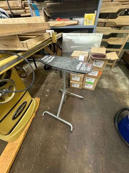 Rigid "Flip Top" Portable Folding Work Support