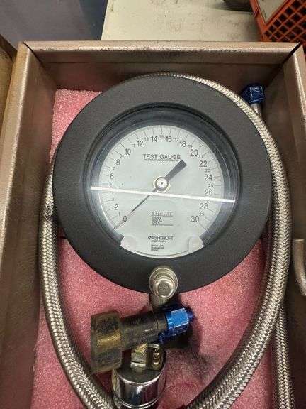Moroso Racing Oil Pressure Gauge Kit w/ Accessories