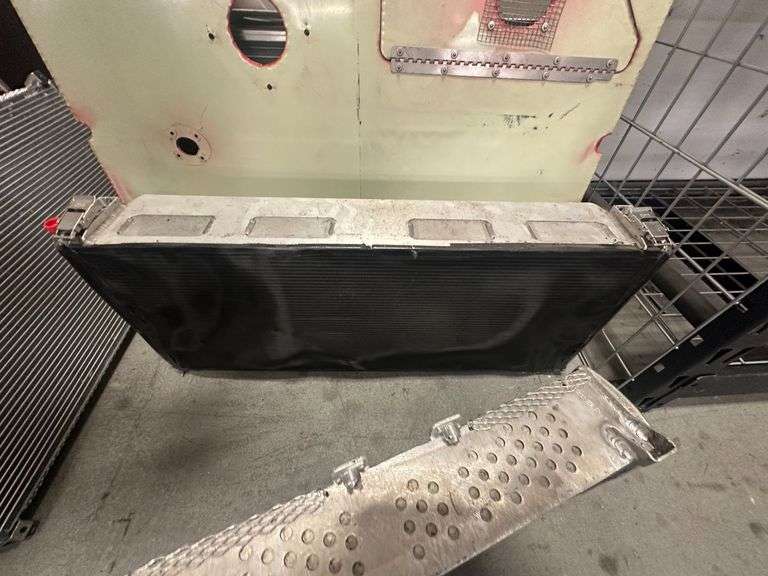 C&R Radiator w/ Oil Cooler 34 x 19 x 5.5
