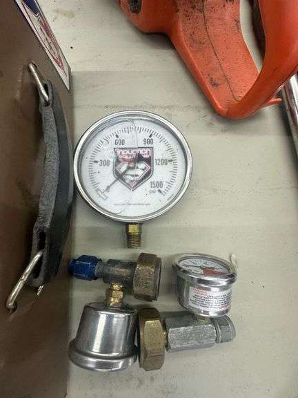 Moroso Racing Oil Pressure Gauge Kit w/ Accessories
