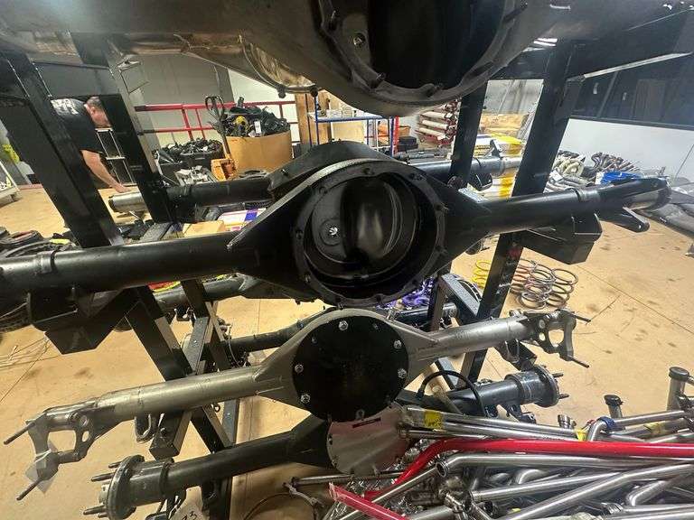 9" Rear Housing w/ All Nuts