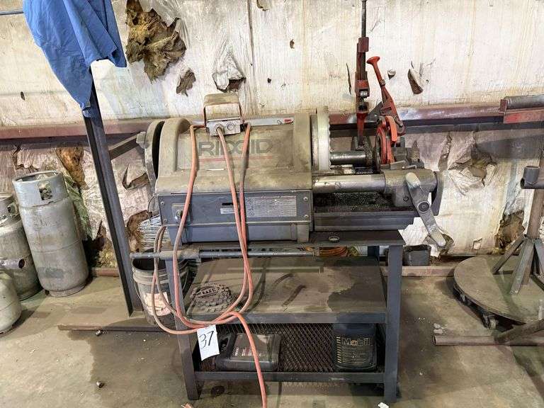 Rigid Model 1224 Pipe Threader on Stand