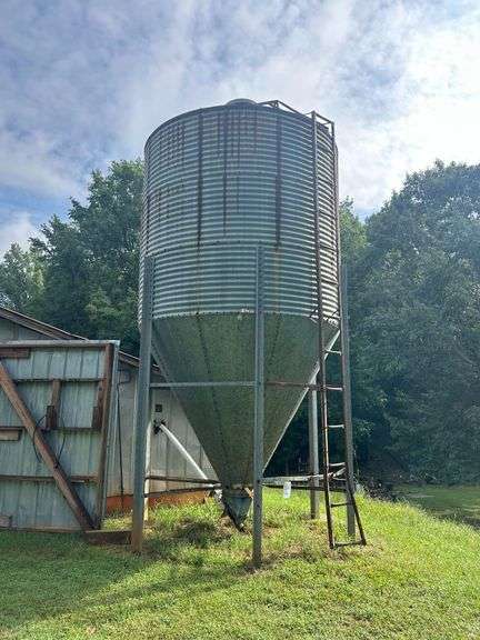 Feed Bin, Auger, and Motor