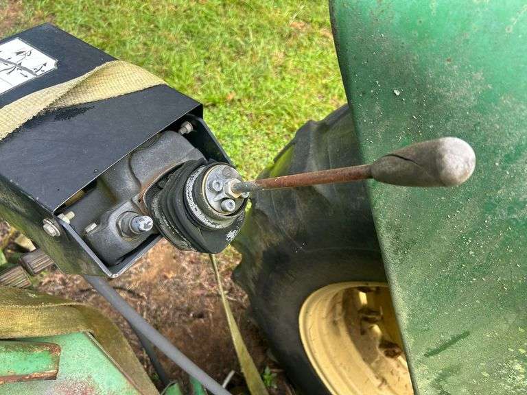 *Wrecked*John Deere Tractor