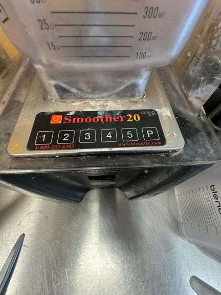 Blendtec Smoother 20  Commercial Blender