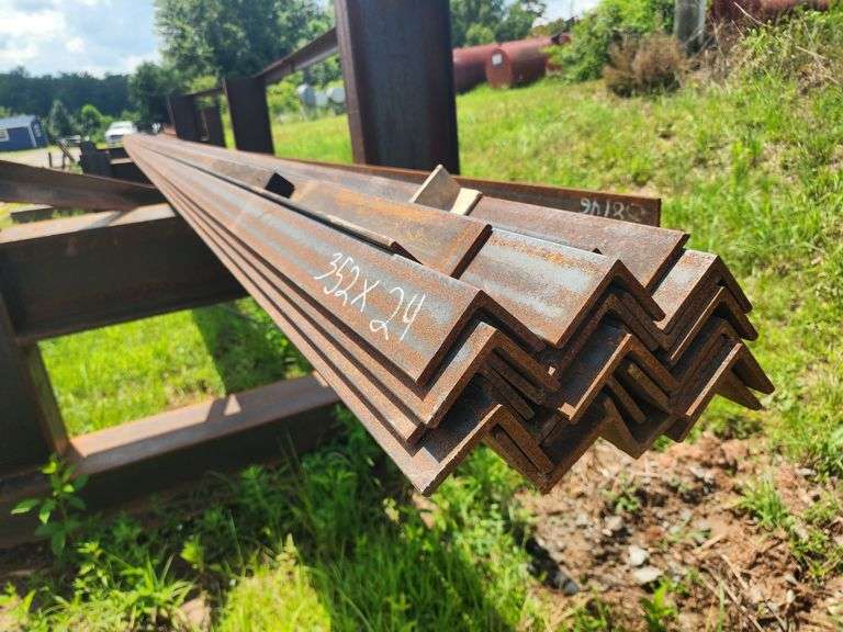 (24) 3"x3"x40' 1/4" Angle Iron
