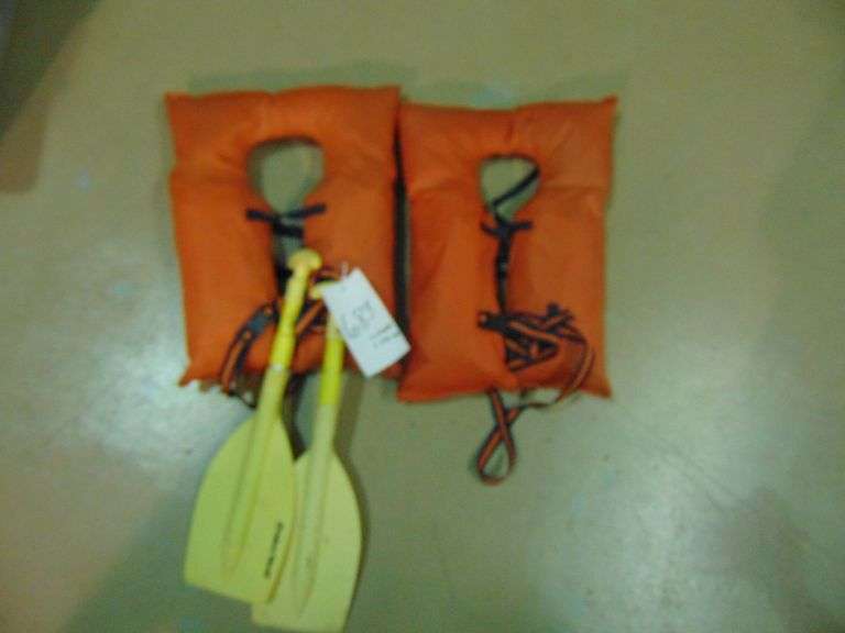Two Life Jackets & 2 Paddles