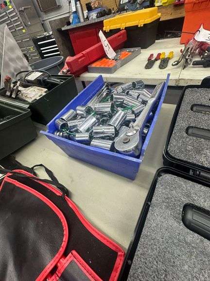 Assorted Ratcheting Socket Wrenches w/ Drivers