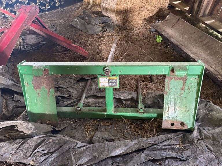 John Deere Quick-Attach Bale Spear | W42151
