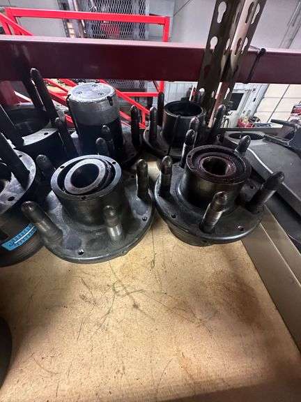 (4x)  Front Hubs with Studs 5x5