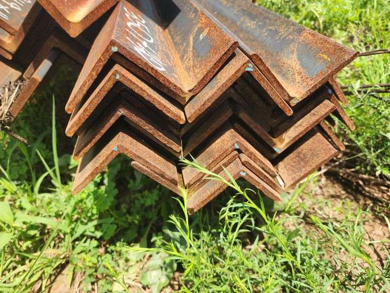 (30) 3"x3"x40' 1/2" Angle Iron