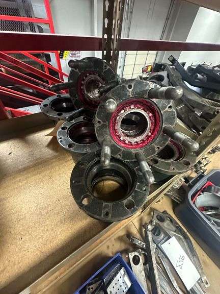 (8x) Rear Hubs 6 No Studs 2 with Studs 5x5