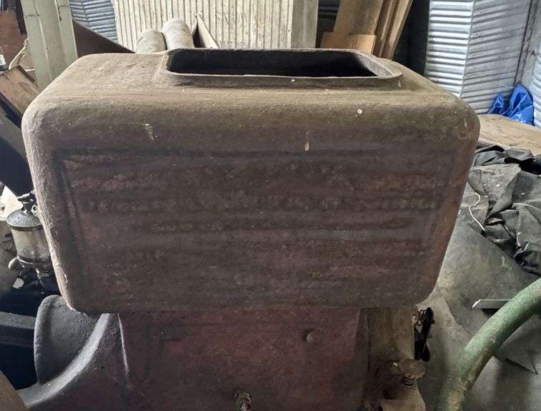 Antique Hit-and-Miss Engine With Webster Tri-Polar Magneto