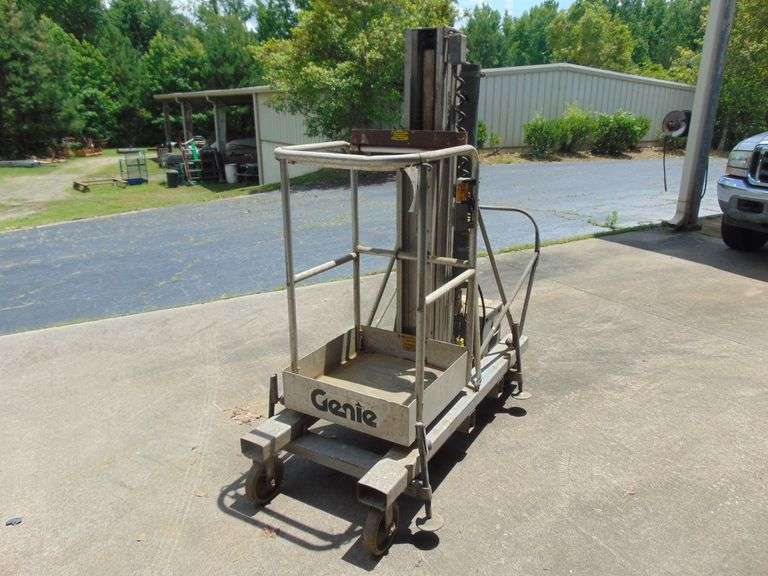 Genie Model PEU-1800 Platform Lift