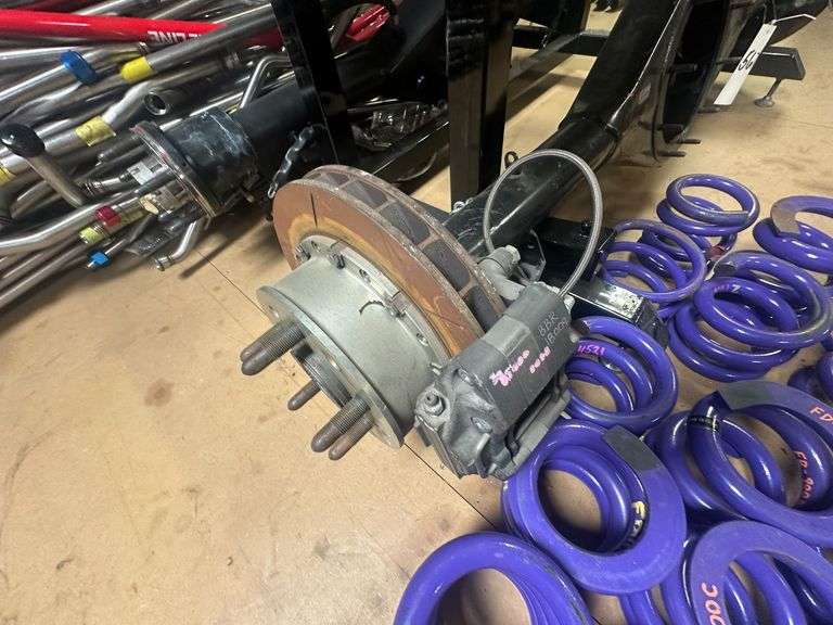 9" Rear Housing w/ Hubs, Rotors and Brake Calipers