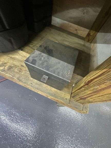 Wooden Workbench Table *NO Contents*