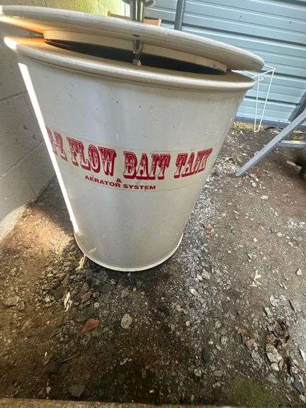 E-Z Flow Bait Tank 35 Gallon Aerating Live Bait Reservoir