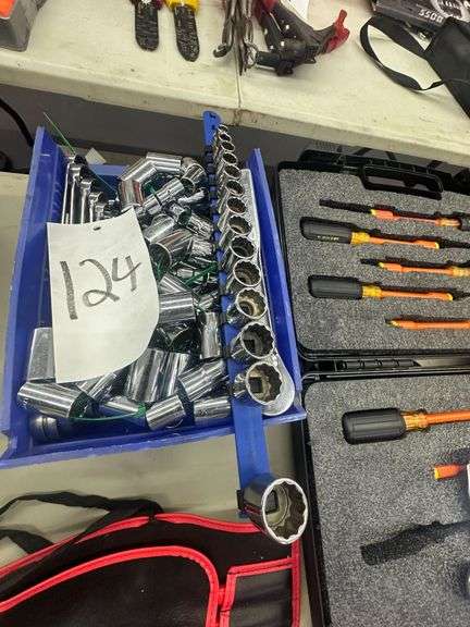 Assorted Ratcheting Socket Wrenches w/ Drivers