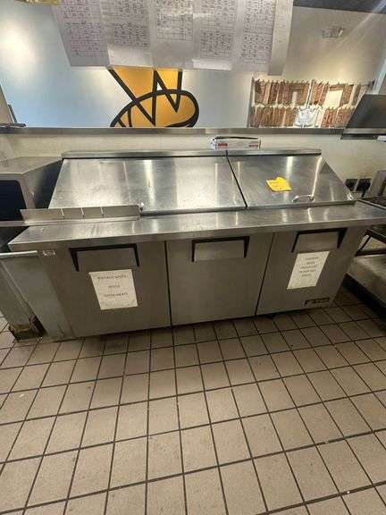 TRUE 3-Door Sandwich/Salad Refrigerator Station