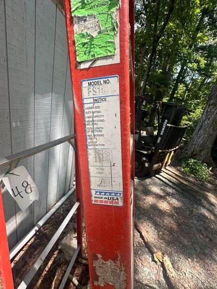 Louisville 24' Fiberglass Ladder
