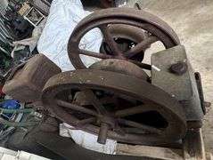Antique Hit-and-Miss Engine With Webster Tri-Polar Magneto