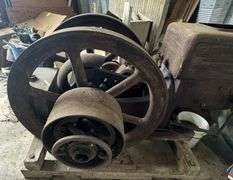 Antique Hit-and-Miss Engine With Webster Tri-Polar Magneto